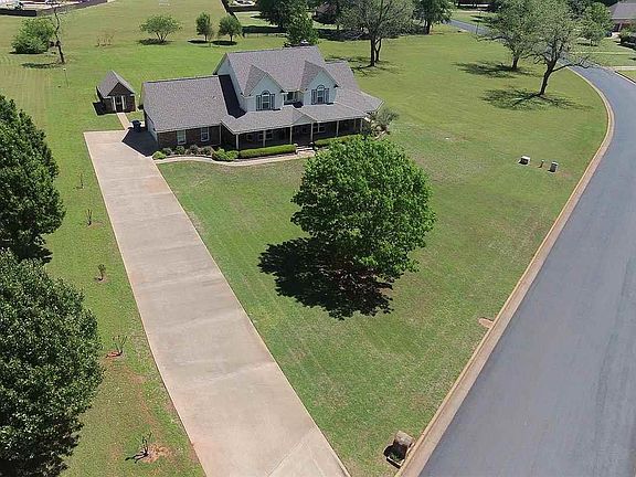 4th image of 111 Pecan Valley Dr