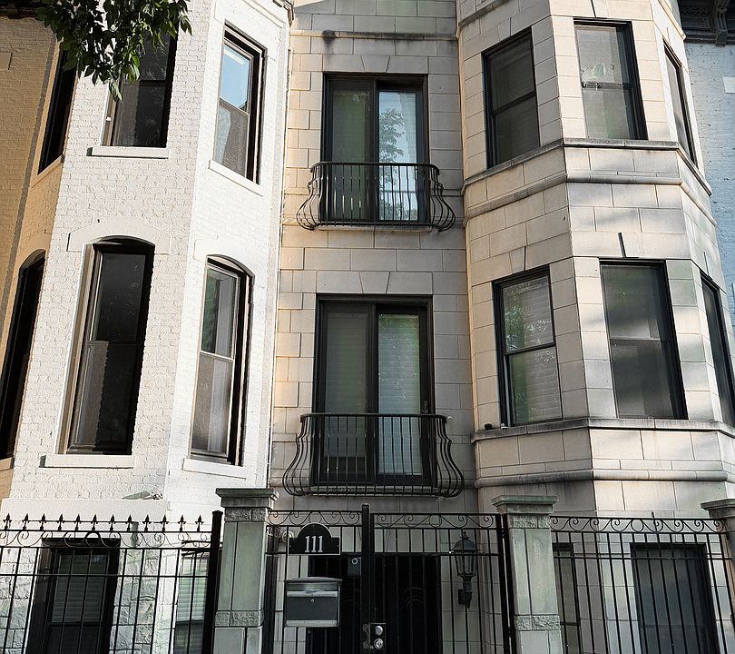 1st image of 111 W Elm St