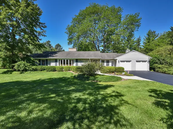 526 Inverway, Inverness, IL 60067