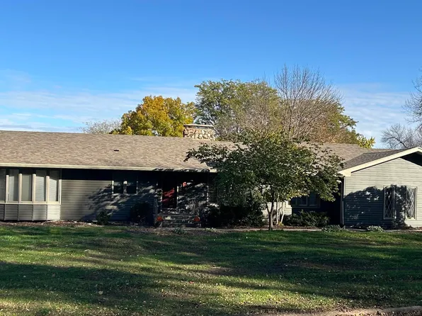 4412 Manor Cir, Sioux City, IA 51104