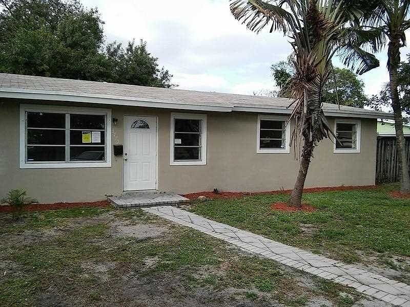1st image of 3779 SW 17th St