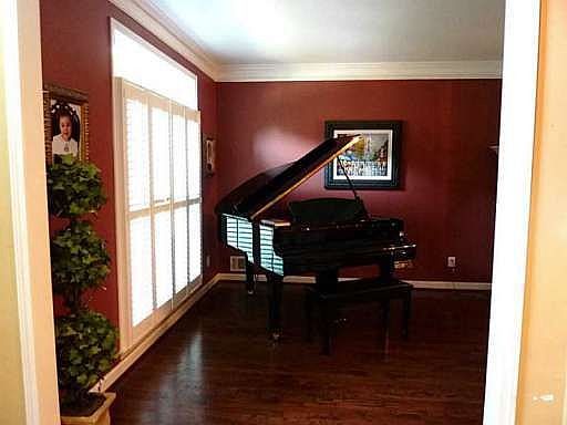 4th image of 669 Briarleigh Way