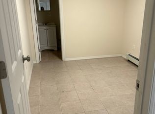 115 Brook St #1B, Staten Island, NY 10301