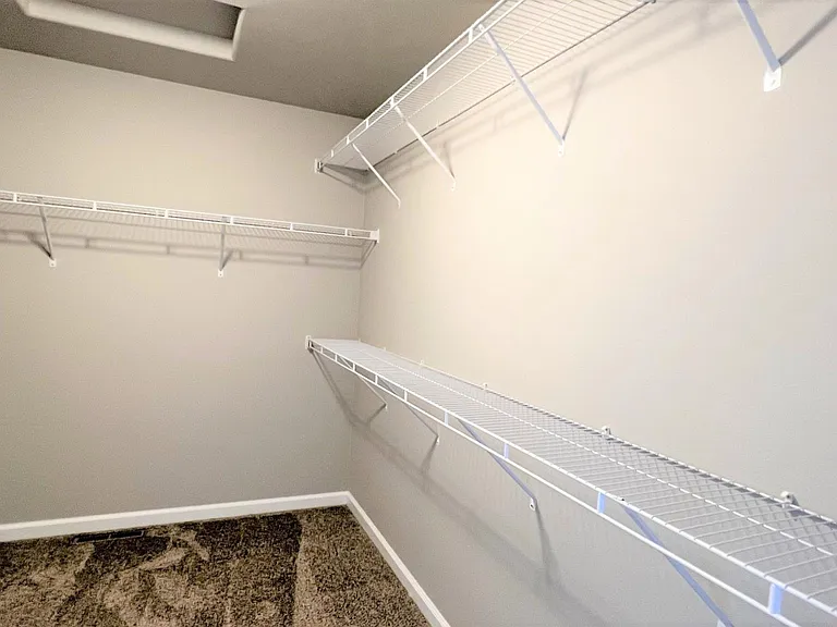 800 Cathy Dr W — Photo 16