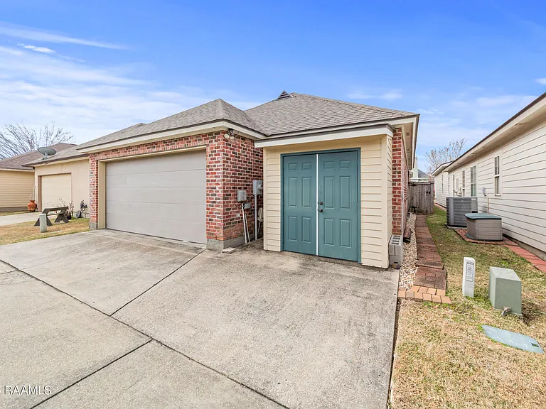 413 Harbor Rd — Photo 37