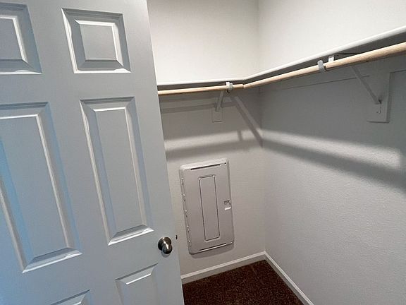 Master Bed Walk in closet