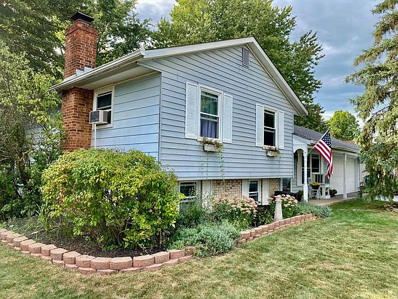 2nd image of 15703 Meadowbrook Dr