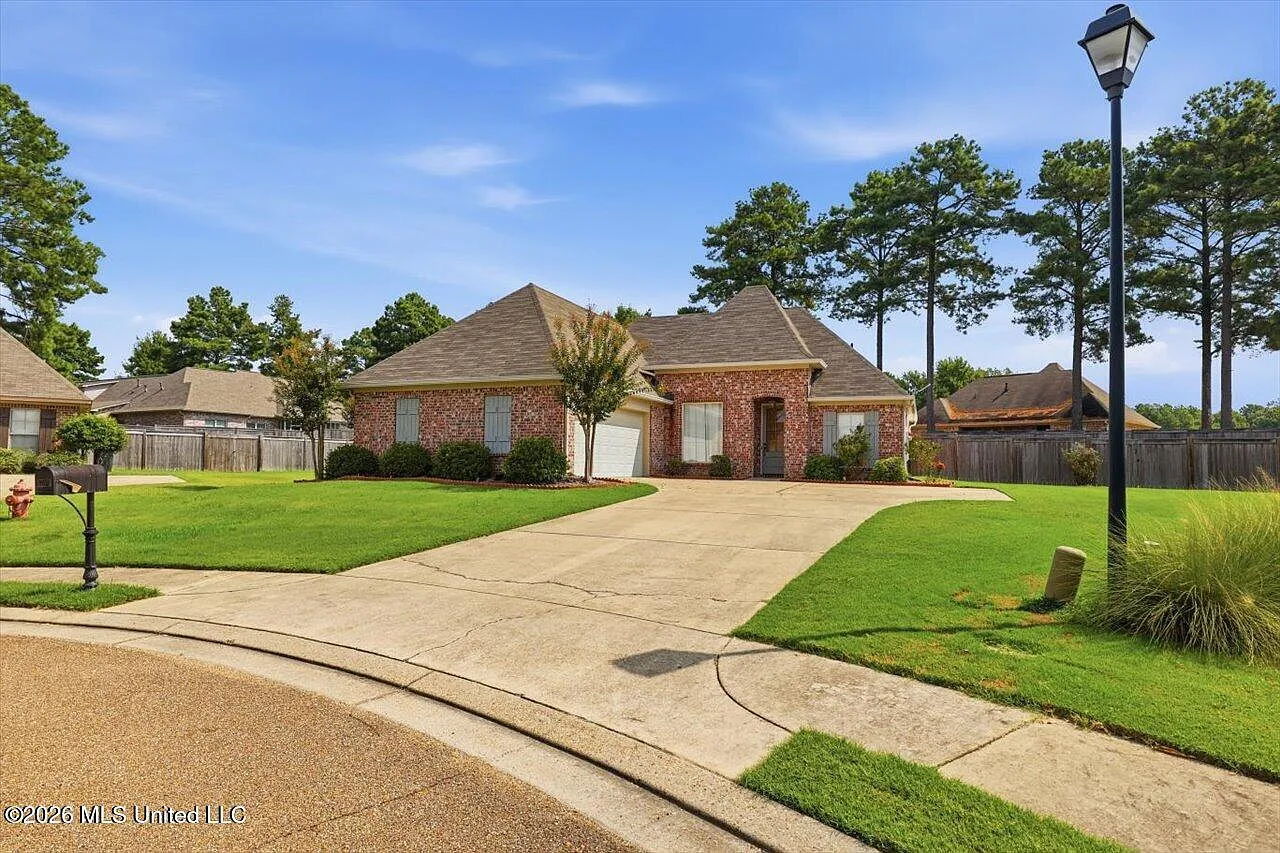 3 bed, 2.0 bath, 1631 sqft, $2,550 — Photo 3