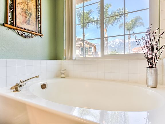 5th image of 10870 Colusa St