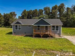 205 Tuttle Rd, Hendersonville, NC 28792