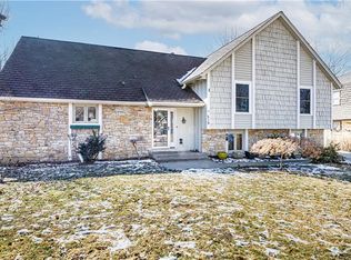 219 NW Hemlock St, Lees Summit, MO 64064