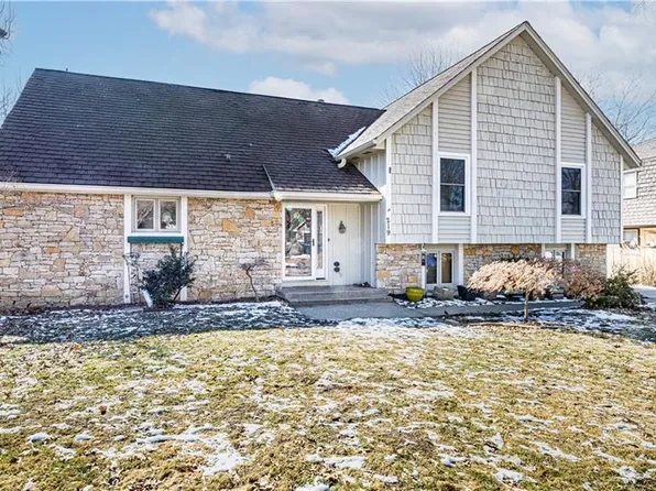219 NW Hemlock St, Lees Summit, MO 64064