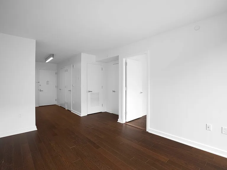 400 W 113th St #1514 — Photo 3