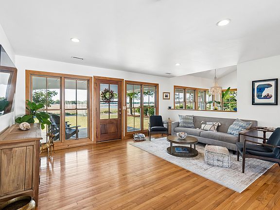 4th image of 1259 Harbor View Ln