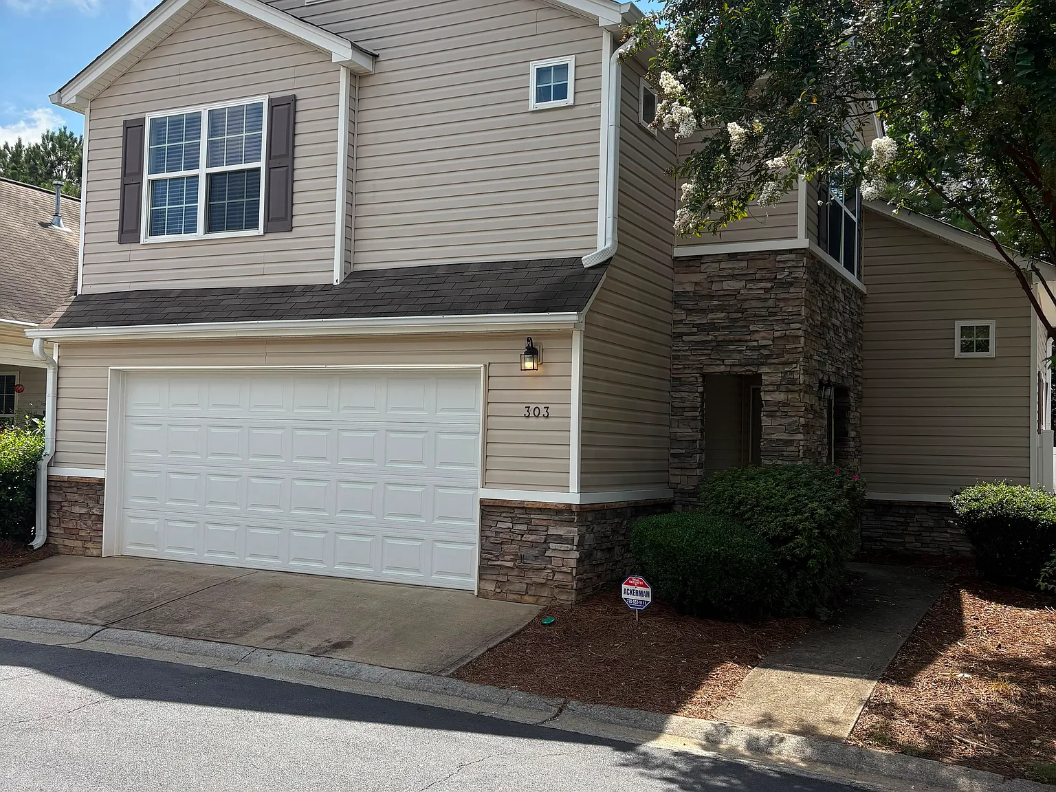 303 Hiawassee Dr — Photo 3