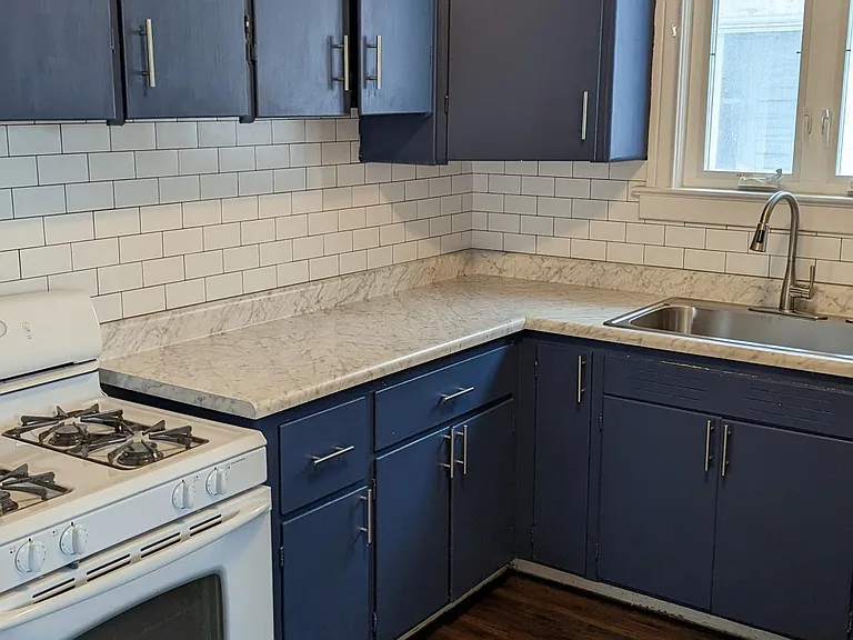61 S Pine Ave #1 — Photo 5