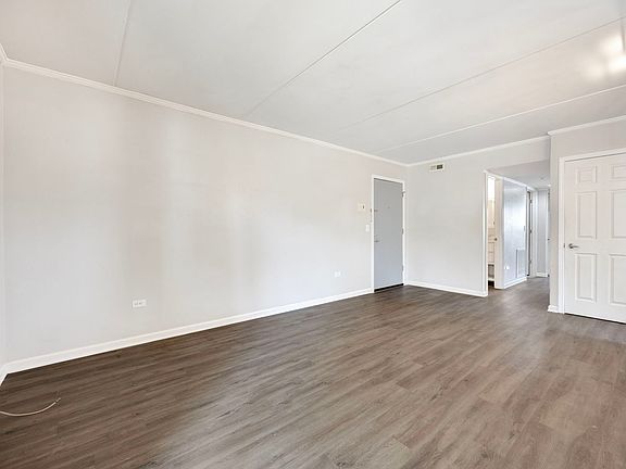 4th image of 1221 Chalet Rd APT 200