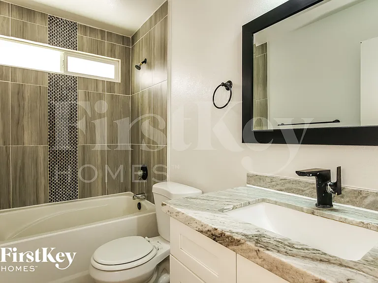 8038 W Windrose Dr — Photo 13