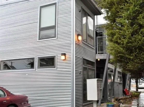 1409 NW 51st St APT 4, Seattle, WA 98107