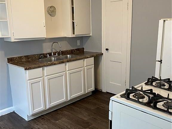 5th image of 609 N Sherman Dr