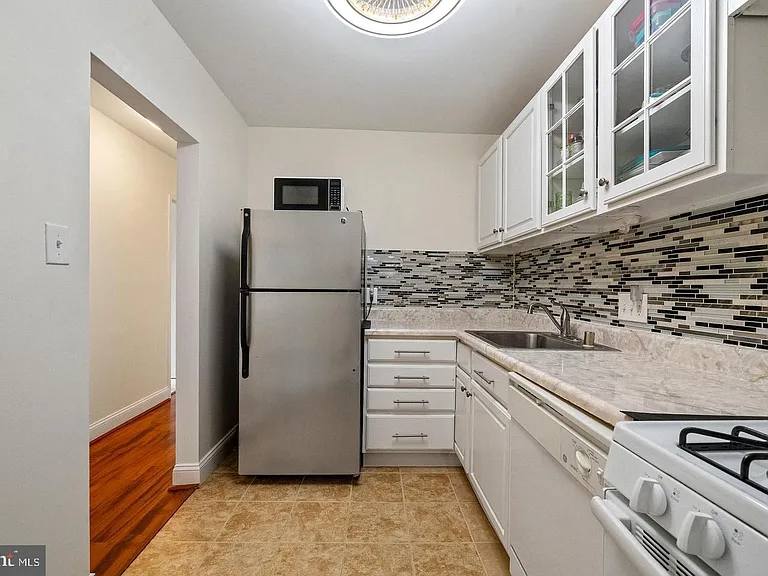 7984 Audubon Ave #203 — Photo 14