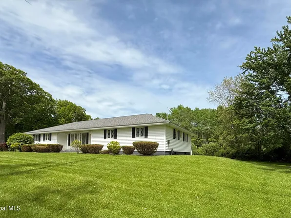 24 Regina Lane, Amsterdam, NY 12010