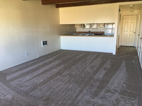 2nd image of 3001 Lakeshore Blvd APT 4