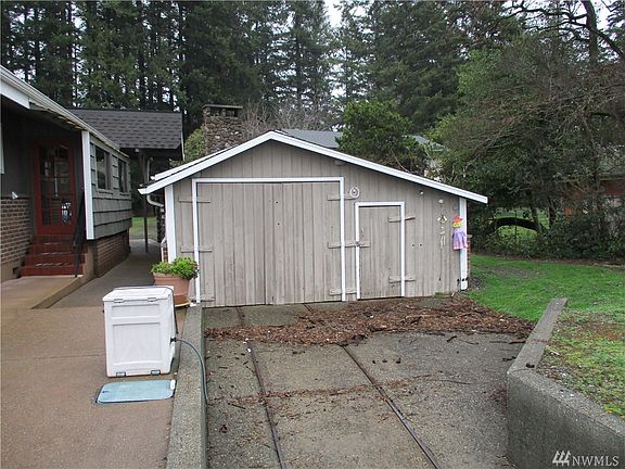 3rd image of 80 NE Shorebrook Dr