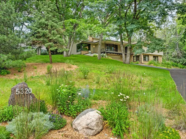 5320 Northwood Rdg, Bloomington, MN 55437