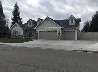 1226 N Magnolia Ave, Clovis, CA 93619