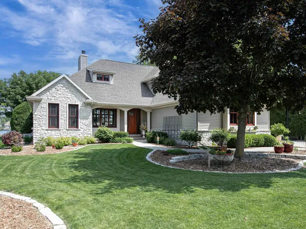 726 Keyes St, Menasha, WI 54952