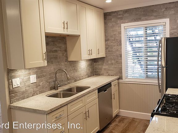 2nd image of 4018 Florida St APT 1