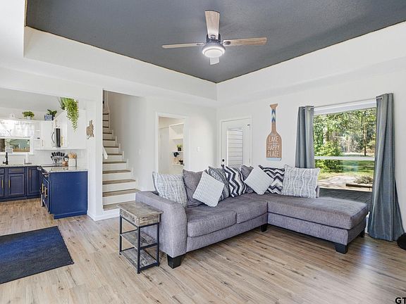 4th image of 194 Debra Dr