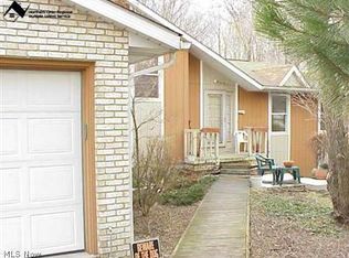 19325 Albion Rd, Strongsville, OH 44149