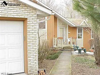19325 Albion Rd photo 1