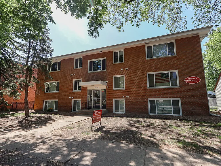 Minnehaha Apartments | 3628 — Photo 24
