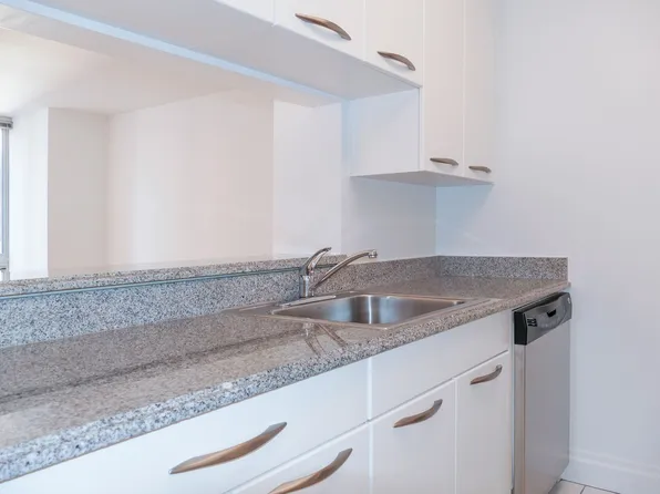 150 East 44th Street image 4 of 23