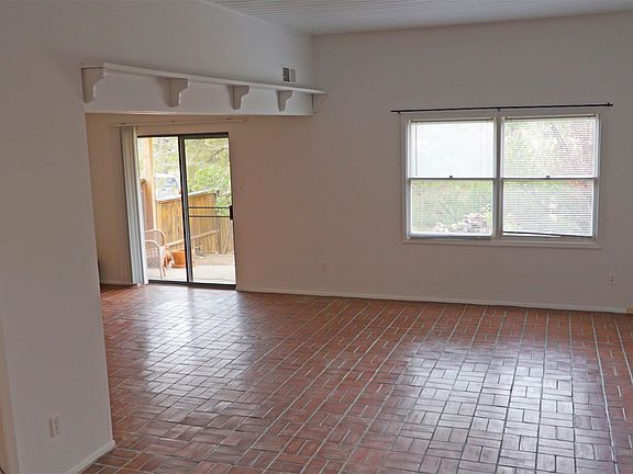 4th image of 2837 Plaza Rojo