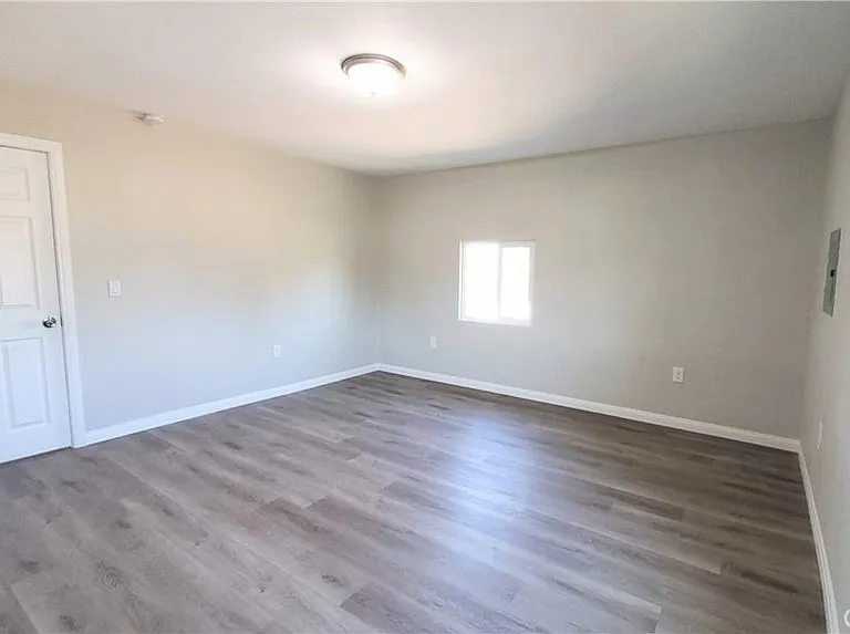 21786 Cottonwood Ave #B — Photo 9