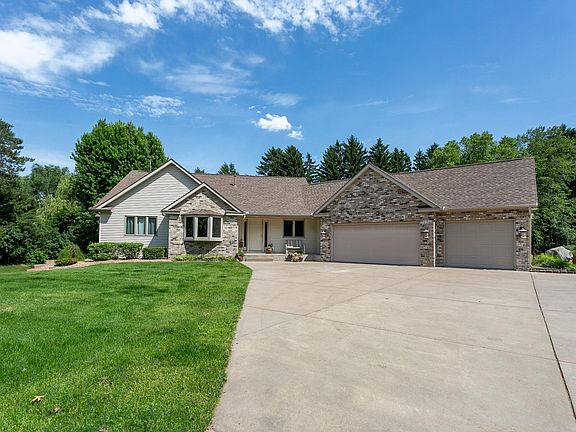 3rd image of 17162 Red Wing Blvd
