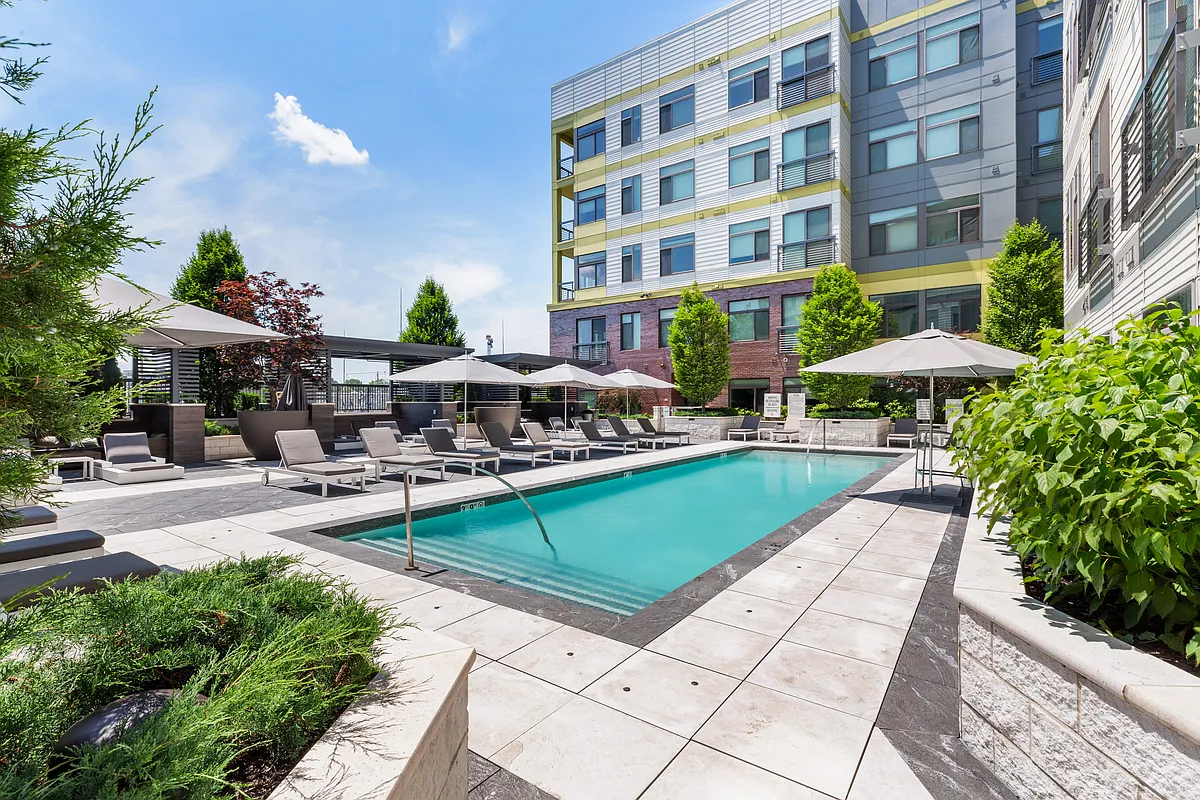 Building Photo - Luxe at Alewife