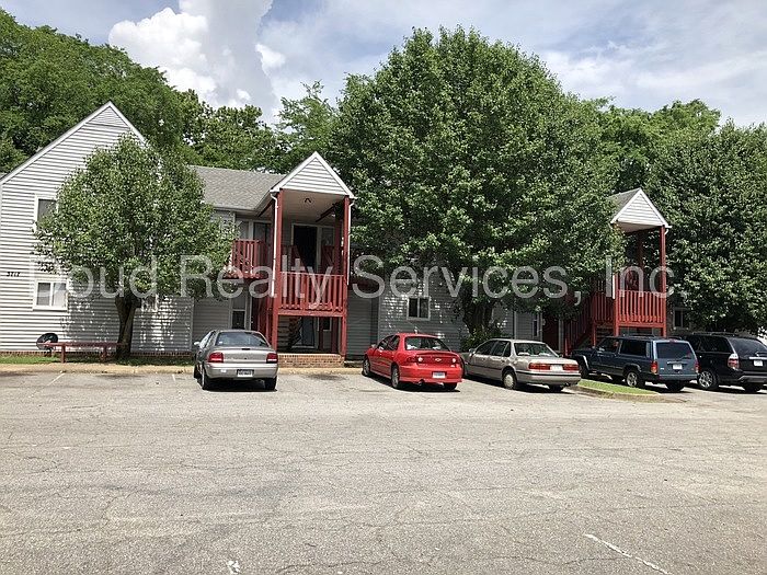 1st image of 3721 Turnpike Rd APT 105
