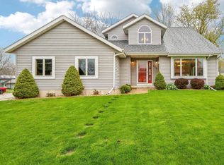 250 Lynne Trl, Oregon, WI 53575