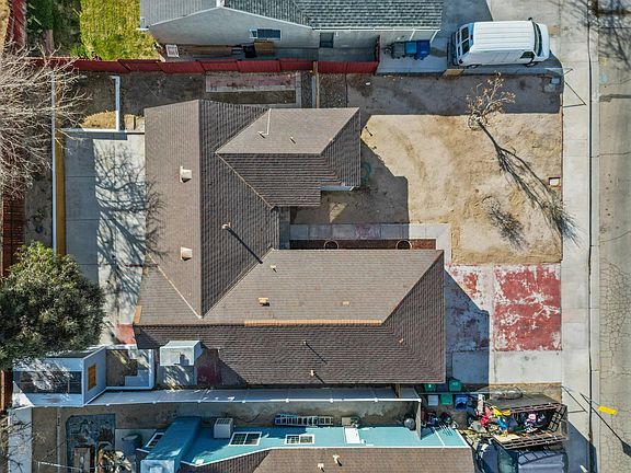 4th image of 45902 Desert Springs Dr