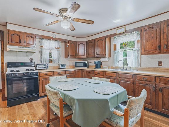 5th image of 180 Malden Avenue