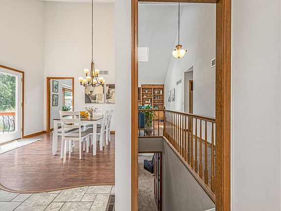 5th image of 15550 Windfield Ln
