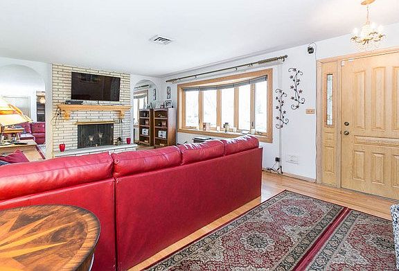 3rd image of 311 Diana Ct