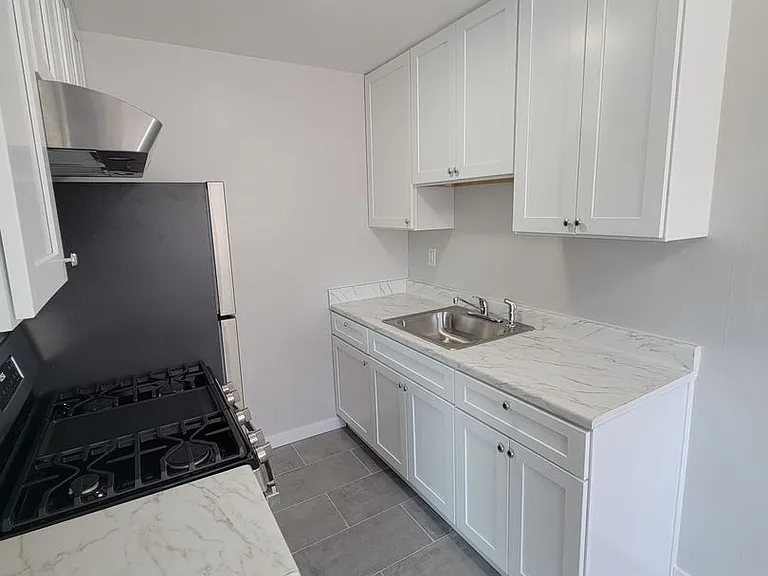 3050 Fruitvale Ave — Photo 10