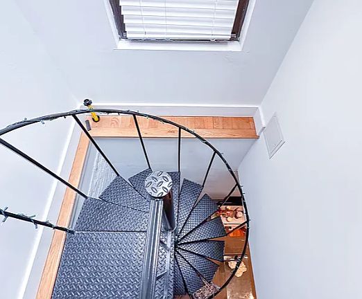 4th image of 26 Van Dam St #5RE