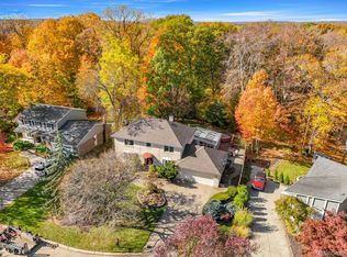 41804 Waterfall Rd, Northville, MI 48168